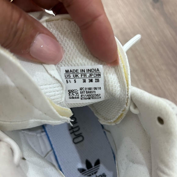 ADIDAS • White High Top Tubular Sneakers • 5.5 - Picture 5 of 8